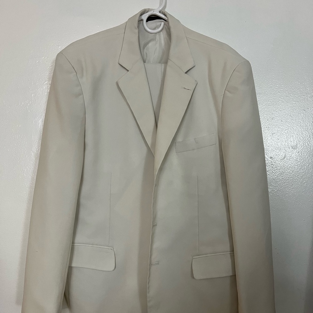 Off White Lucci designed mens suit. Gently used 44R